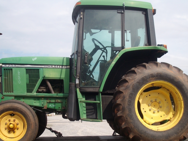 John Deere 6200 Picture 2