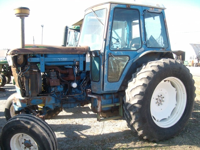 Ford - New Holland 7700 Picture 2