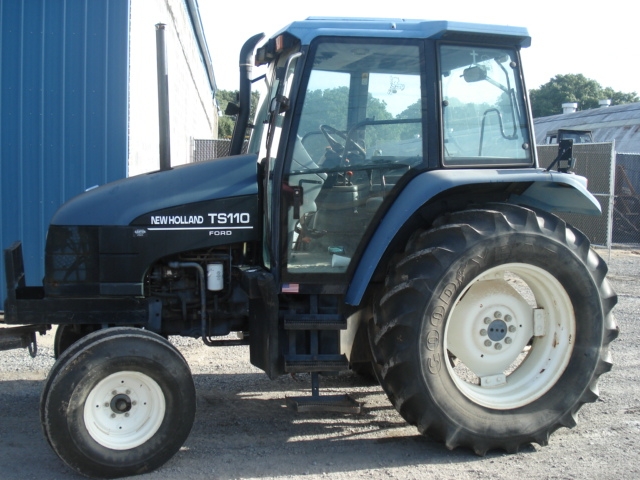 Ford - New Holland TS110 Picture 1