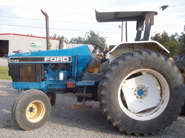 Ford - New Holland 7740 Picture 2