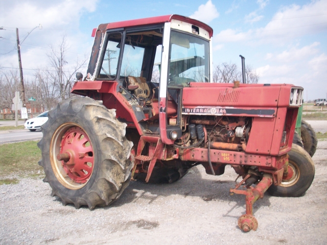 International Harvester (IH) 1586 salvage tractor at Bootheel Tractor Parts