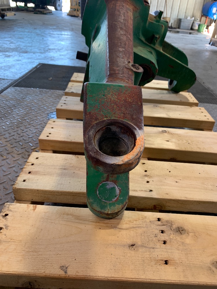 John Deere 2950 Mfd Axle Housing
