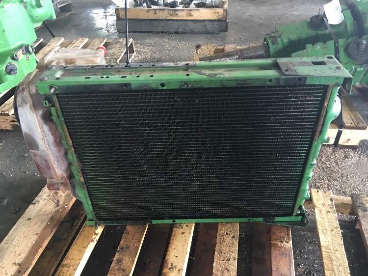 John Deere Radiator for John Deere 2955, 3155, 3255