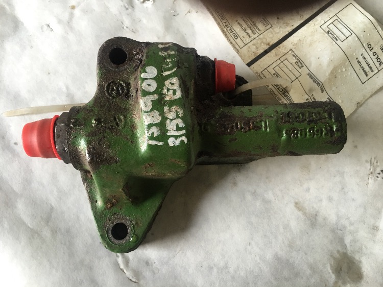 John Deere Flow Control Valve for John Deere 2150, 2350, 2355, 2555