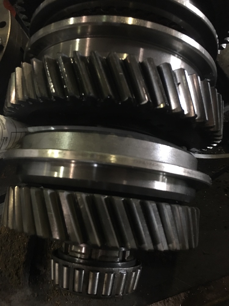 Case IH 5288 Speed Transmission Output Shaft Assembly