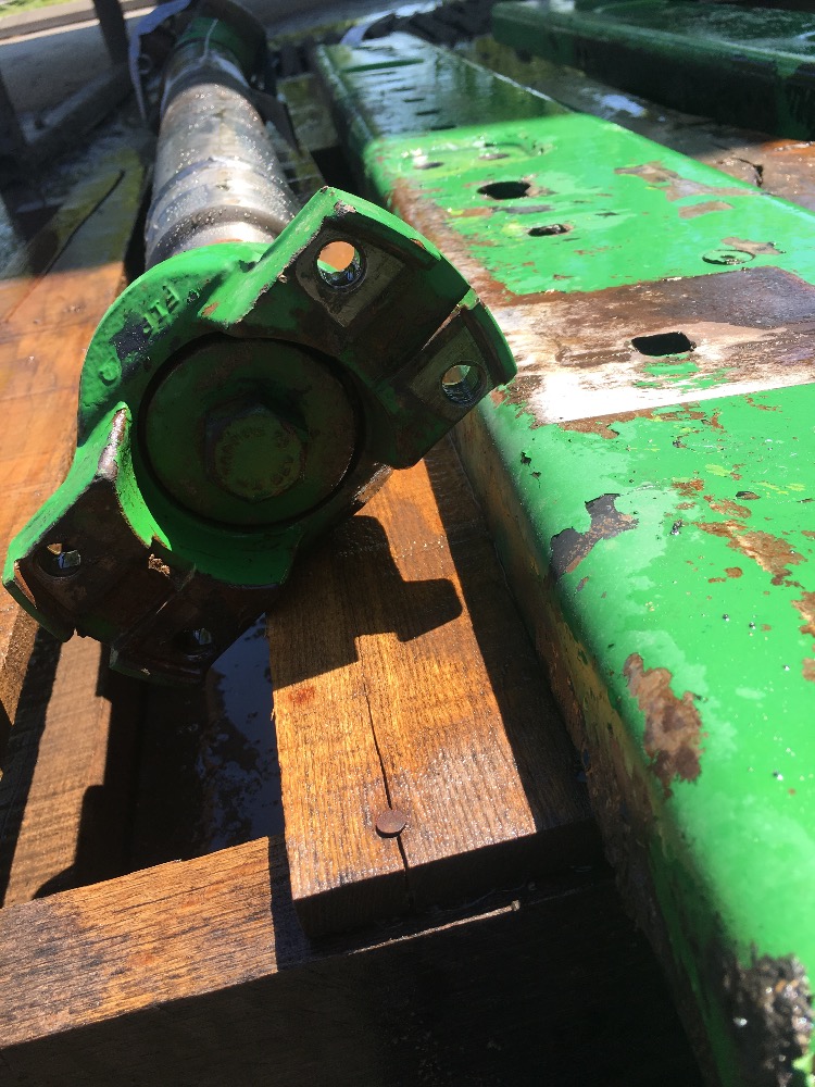 john-deere-8760-4wd-driveshaft