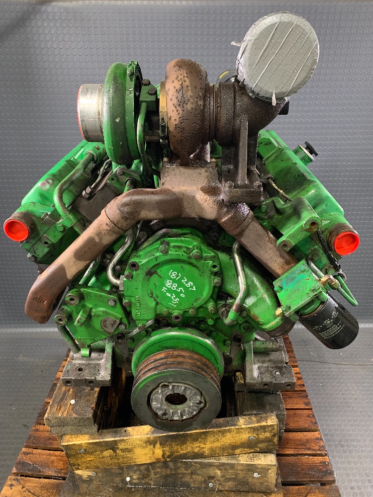 John Deere 8850 Engine