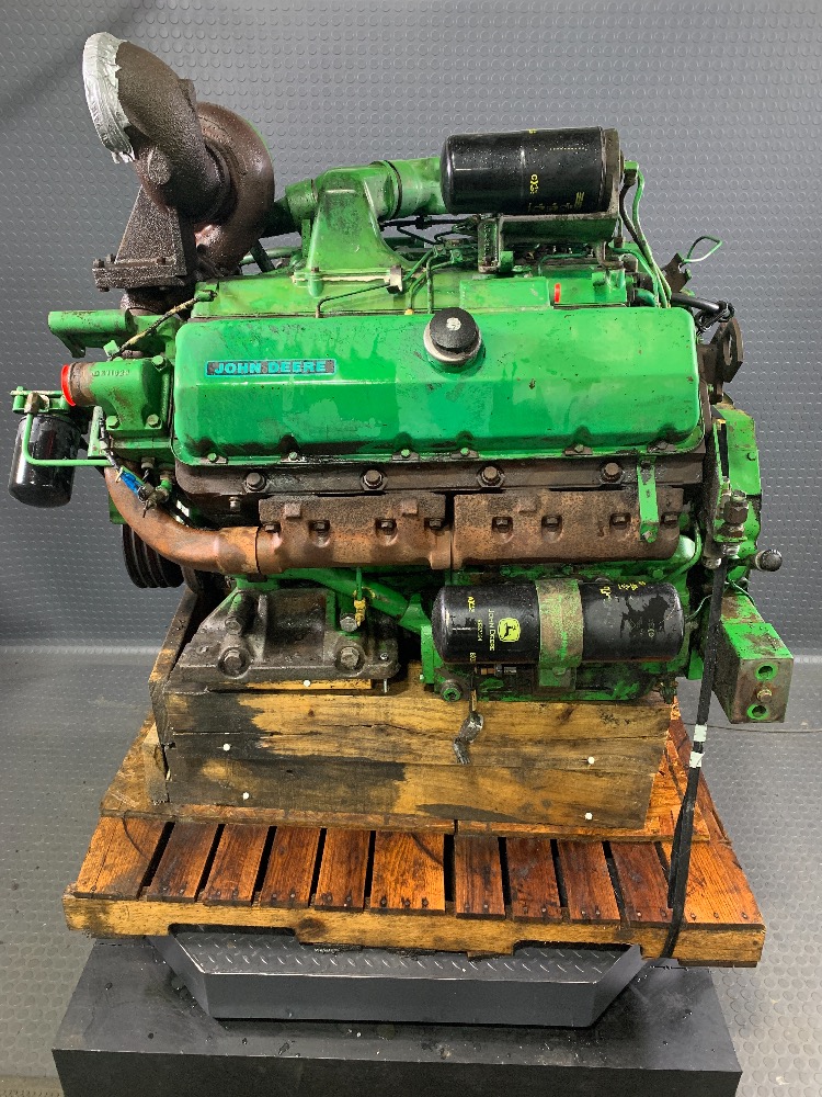 John Deere 8850 Engine
