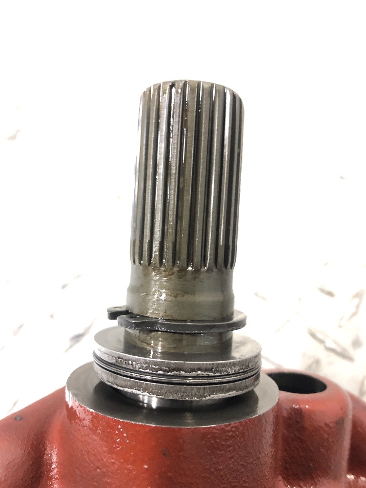 Case IH 5140 Power Shift Trans & Parts