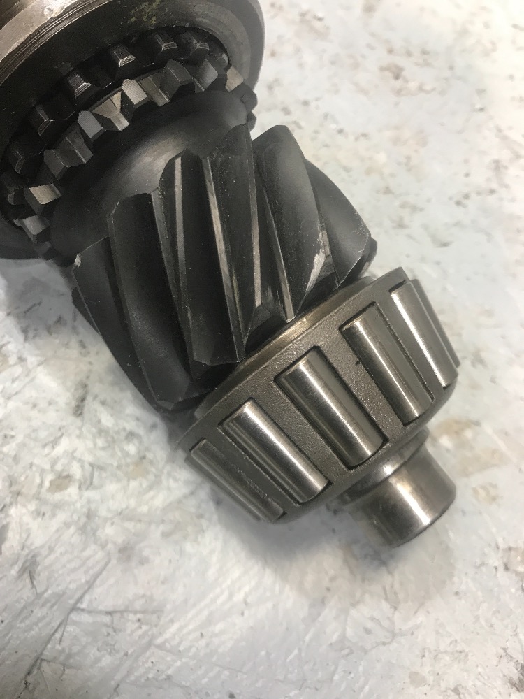 John Deere 4430 Transmission Drive Shaft (Quad Range) / Topshaft