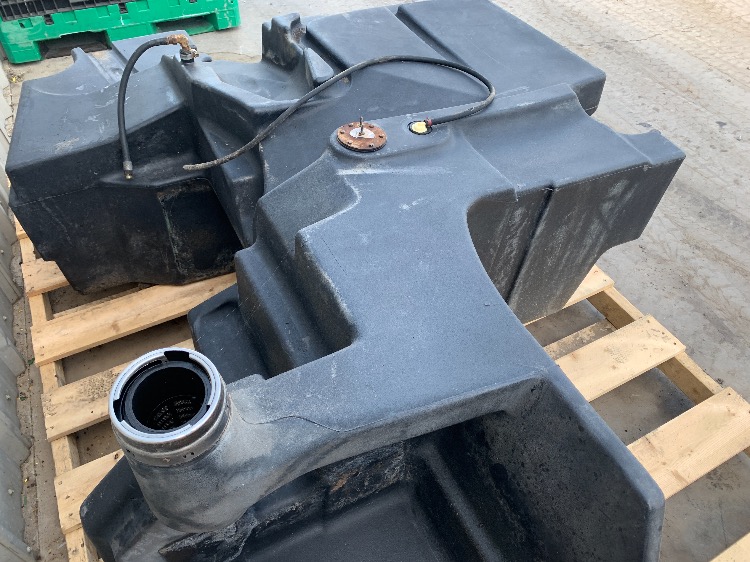 John Deere Fuel Tank for John Deere 8100, 8110, 8200, 8210, 8300, 8310