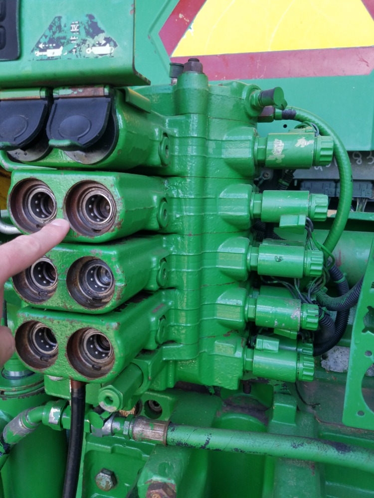 John Deere Hyd Remote Valve & Parts for John Deere 8120, 8120T, 8220