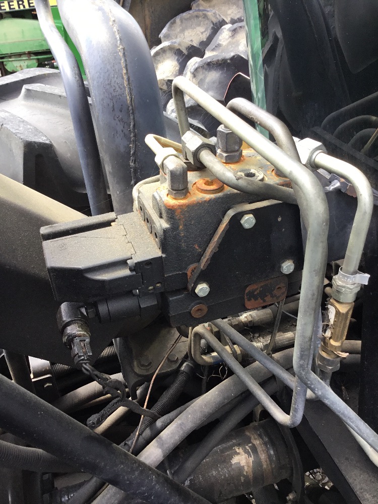 CASE IH AccuGuide Steering Valve