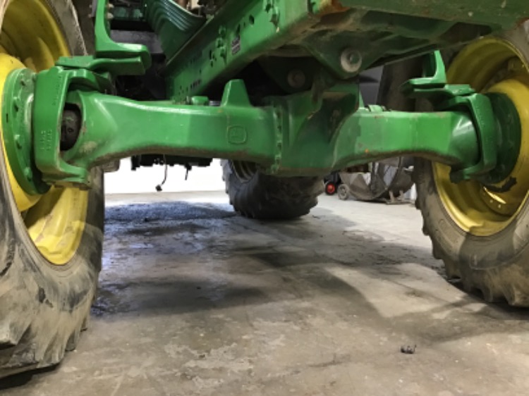 John Deere Mfd Front Axle for John Deere 7420, 7520