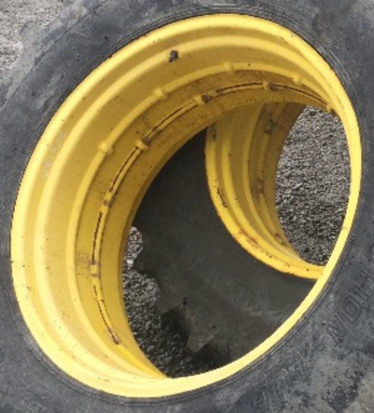 john-deere-4020-rim-rear