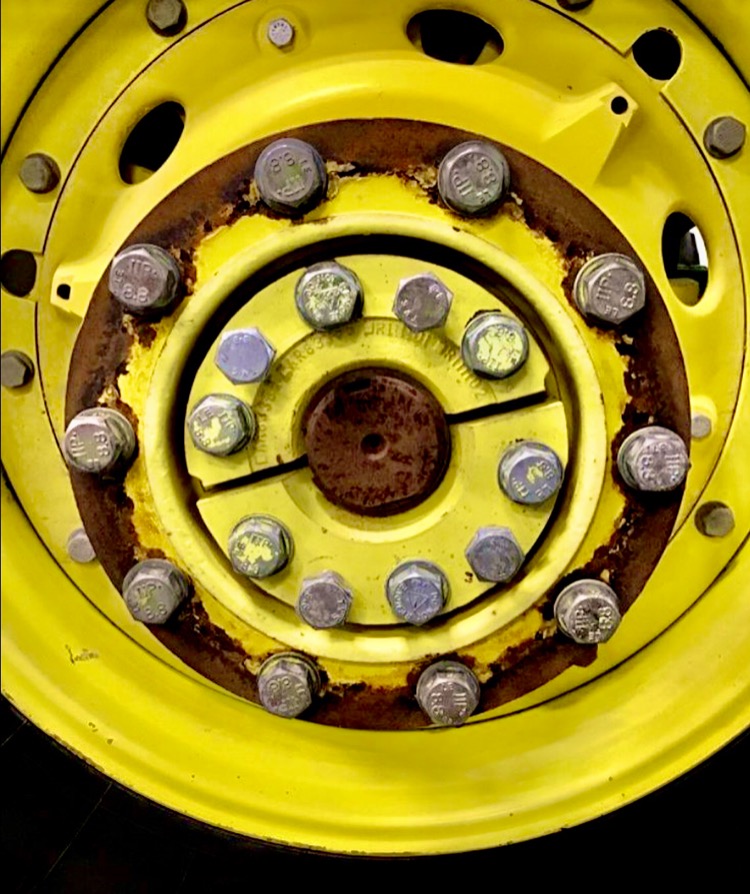 John Deere 86 mm Dual Hubs for John Deere 4020, 4040, 4050, 4055, 4230