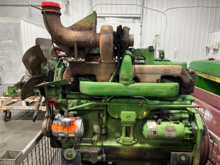 John Deere 4440 Engine